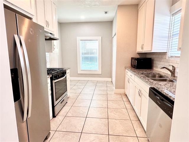 Building Photo - 3455 Roberts Ave