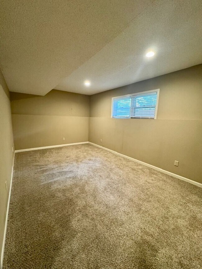 Building Photo - Exceptional Split-Level Home on Large Corn...