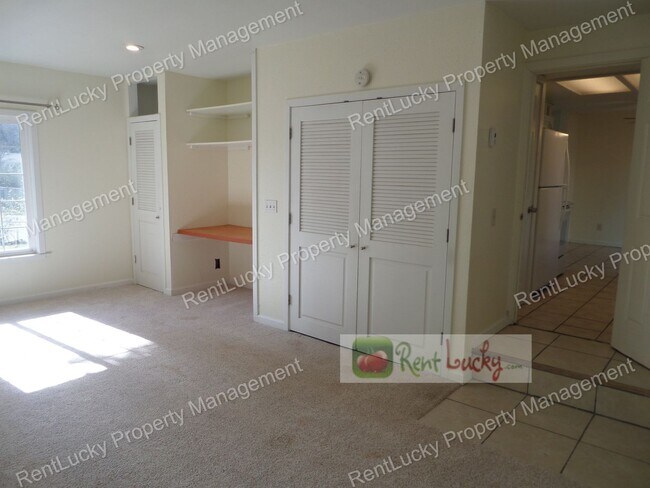 Building Photo - Adorable 3-Bedroom Home with Fenced Yard in Great Bothell Neighborhood!