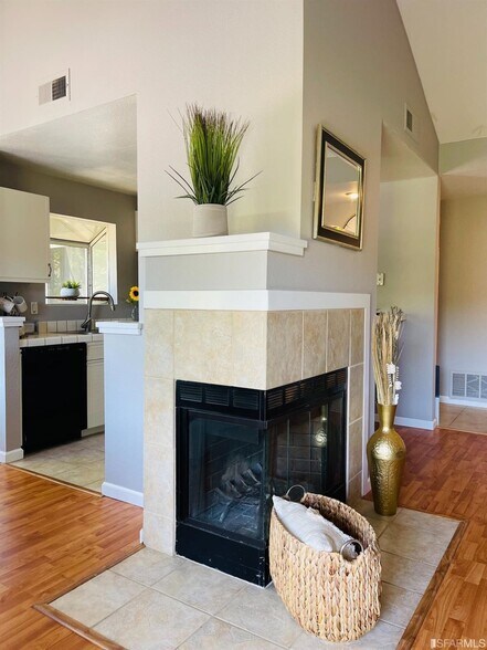 Building Photo - 8185 Mountain View Dr