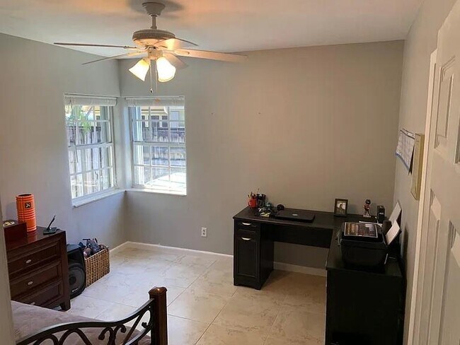 Building Photo - 1420 NE 16th Terrace