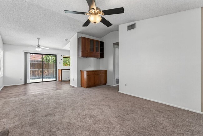 Building Photo - 4109 Yukon Way
