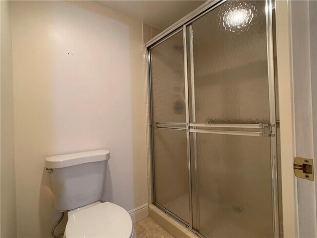 Building Photo - 1721 Whitehall Dr