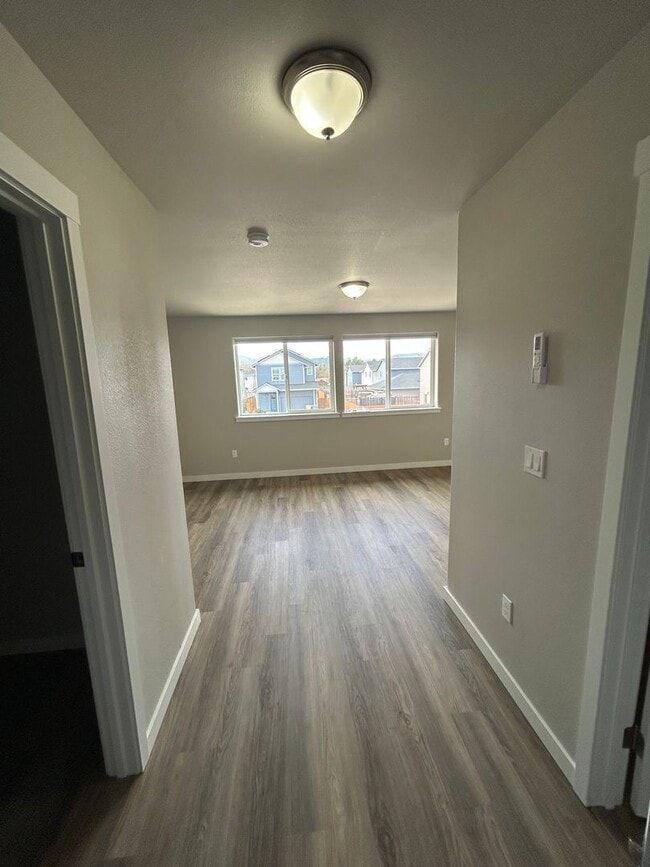 Building Photo - Beautifully Furnished Brand New 5 Bedroom ...