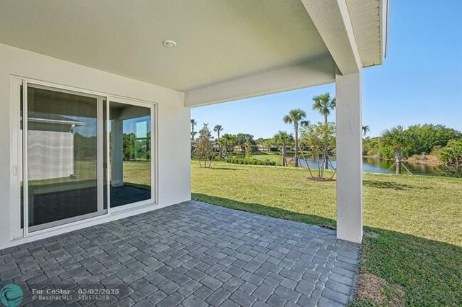 Building Photo - 9041 Dahlia Cir