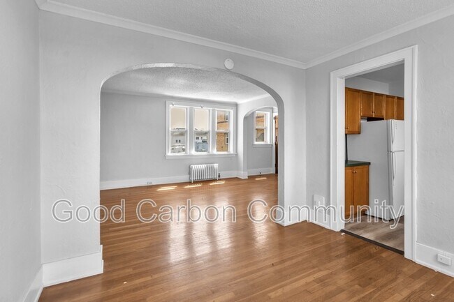 Building Photo - 2106 Delaware Ave