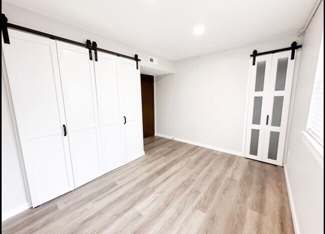 Building Photo - 2008 Juniper Dr