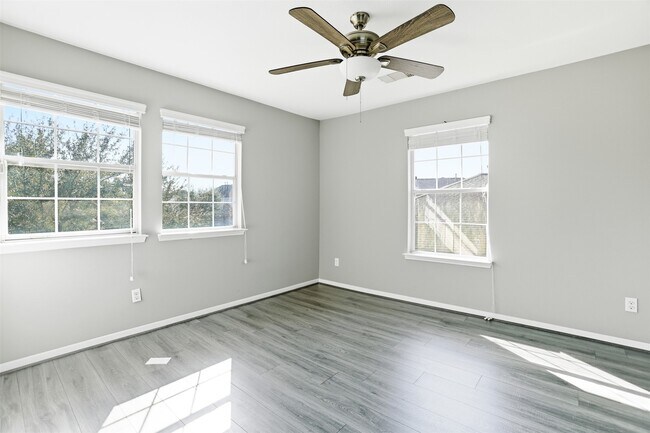 Building Photo - 6802 Claire Brook Dr