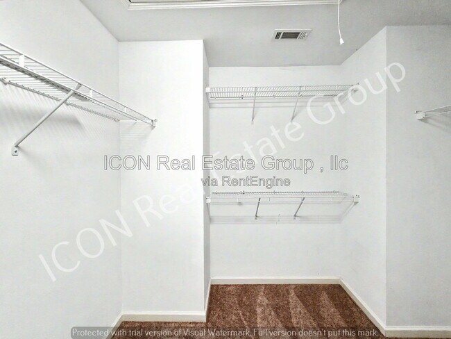 Building Photo - 48 Golden Astor