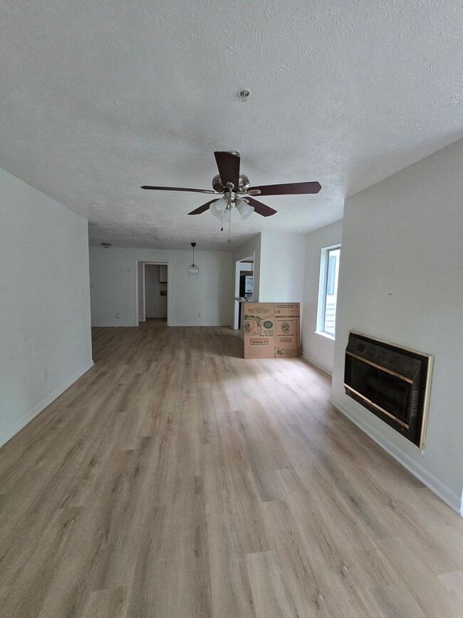 Building Photo - 3371 Galleria Dr