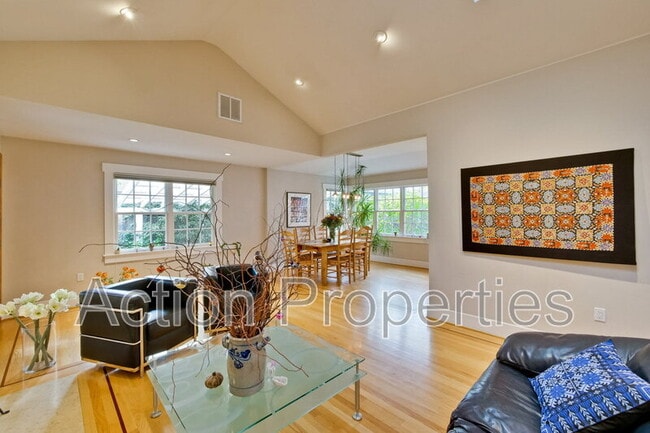 Building Photo - 714 Greer Rd