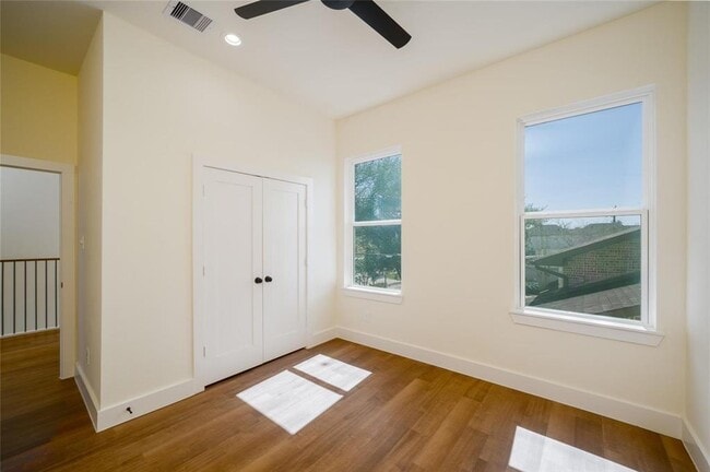 Building Photo - 8910 Knl Br Dr