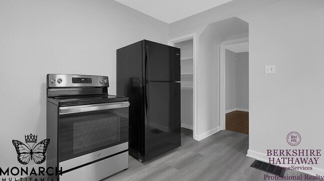 Building Photo - 223-227 S Warren