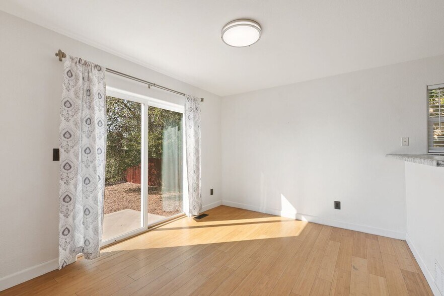 Building Photo - 8330 Dassel Dr