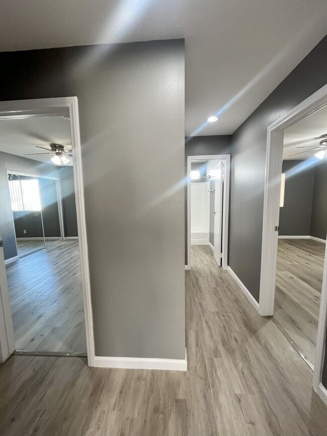 Building Photo - SPACIOUS 2 BD 1 BA UPSTAIRS UNIT W/ ASSIGN...
