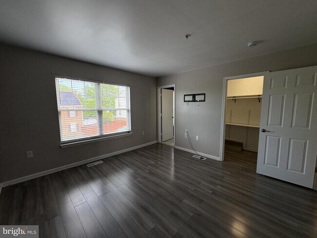 Building Photo - 4005 Blakney Ln SE