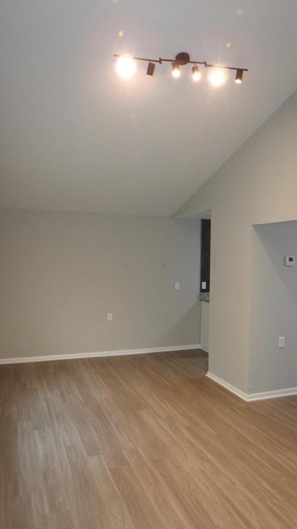 Building Photo - 5928 Elmwood Ave