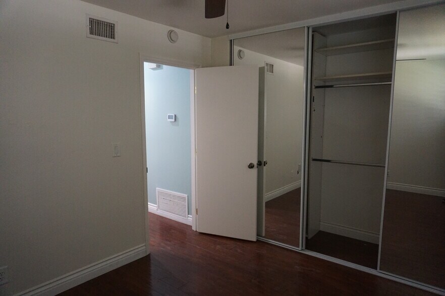 Building Photo - 2075 Avenida Vista Del Monte #1