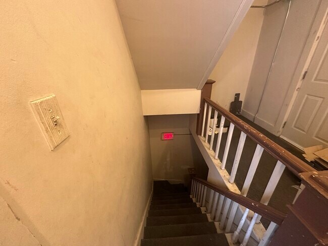 Building Photo - 124 Kendall St