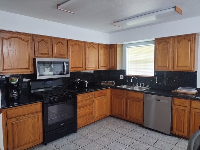 Building Photo - 4315 Genoa Rd