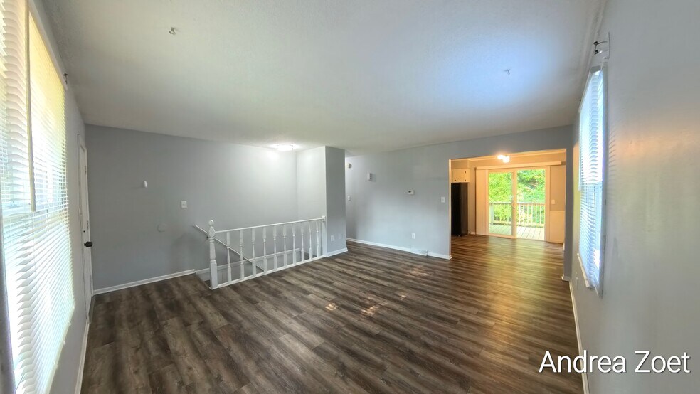 Building Photo - 2555 Ridgemoor Dr SE