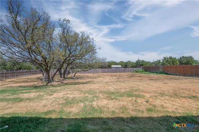 Building Photo - 1040 Vista Dr