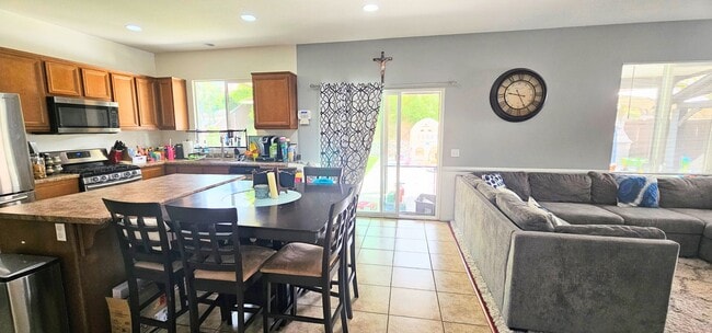 Building Photo - Beautiful Single Story Home - Professional Landscaper included