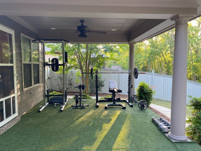 Building Photo - 741 Evanwood Dr