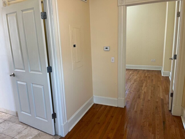 Building Photo - 4188LC Manchester Ave