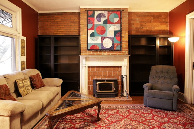 Building Photo - 405 West St