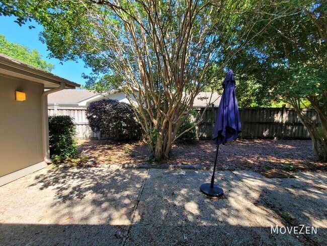 Building Photo - 7112 Key Pointe Dr