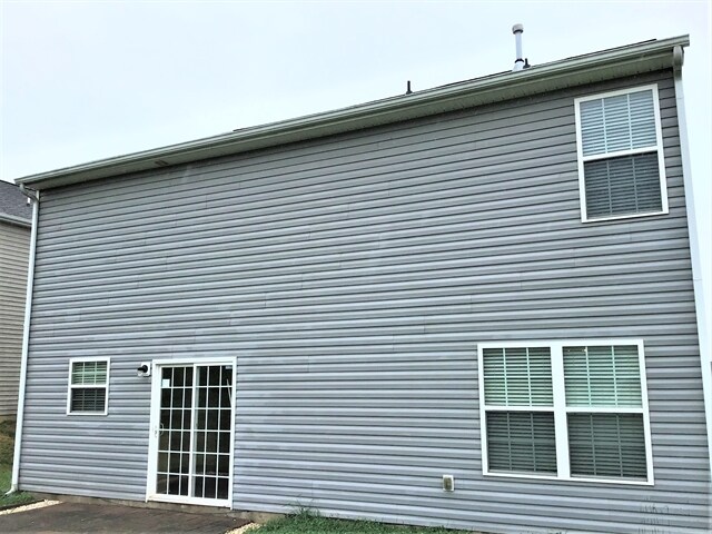 Building Photo - 1524 Eastway Dr