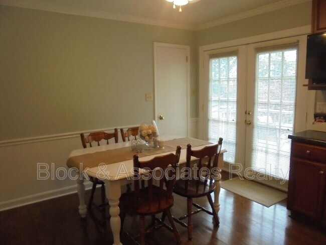 Building Photo - 2314 Dover Pl