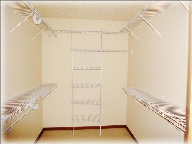 Building Photo - 16601 50th Ct N