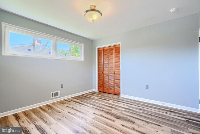 Building Photo - 5506 Adleigh Ave