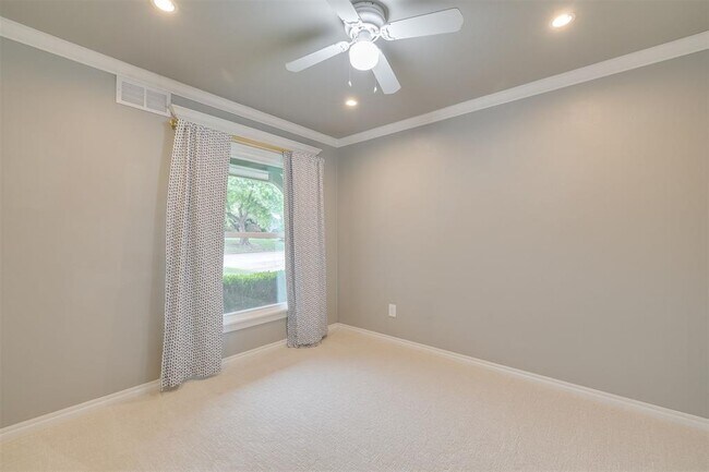 Building Photo - 2725 NW 68th St