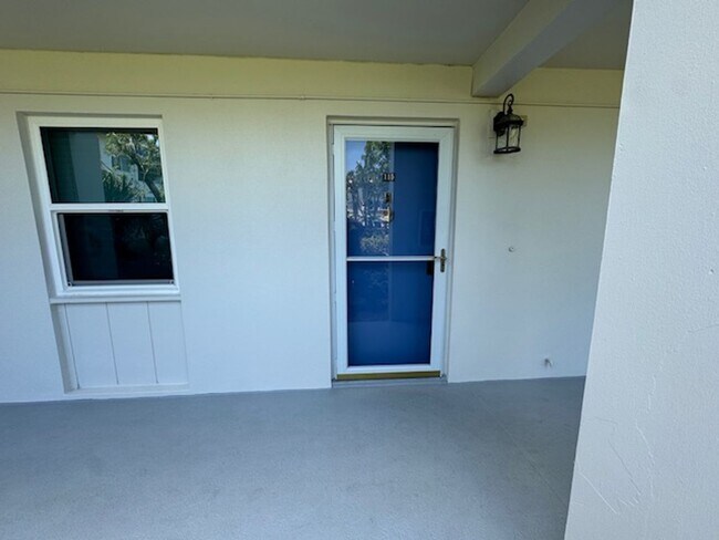 Building Photo - 1828 Pine Valley Dr