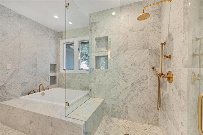 Building Photo - 1508 Marshall Ln