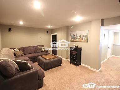 Building Photo - 165 SE Pleasant View Dr