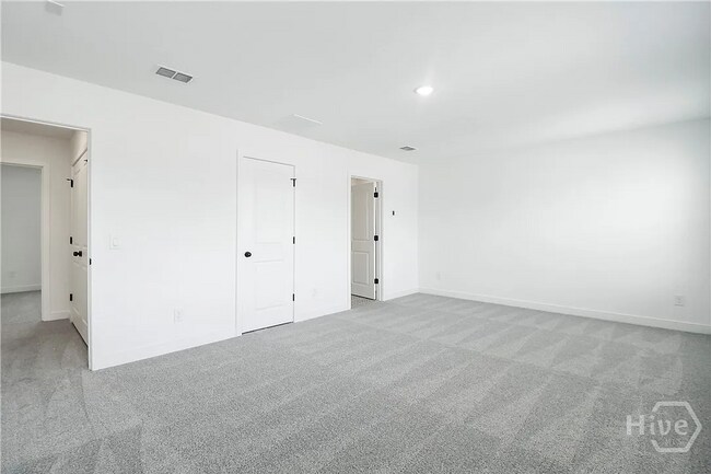 Building Photo - Beautiful 5-Bedroom, 3-Bath Home in Bloomi...