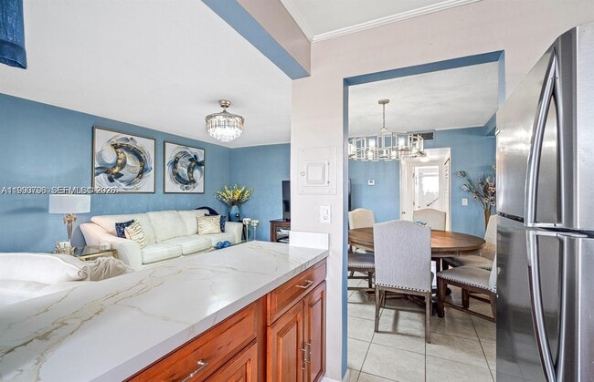 Building Photo - 180 NE 12th Ave