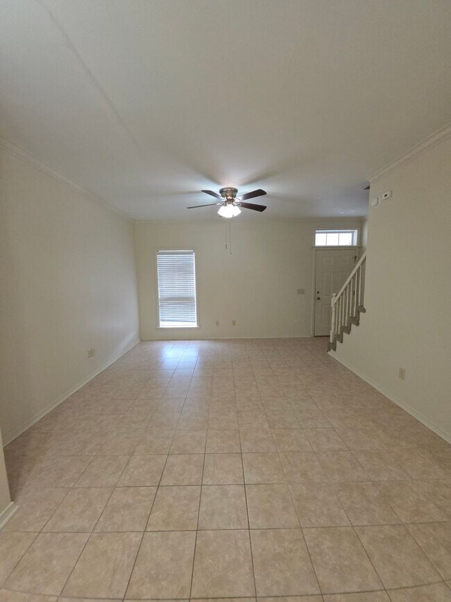 Building Photo - 2635-2635 W C St