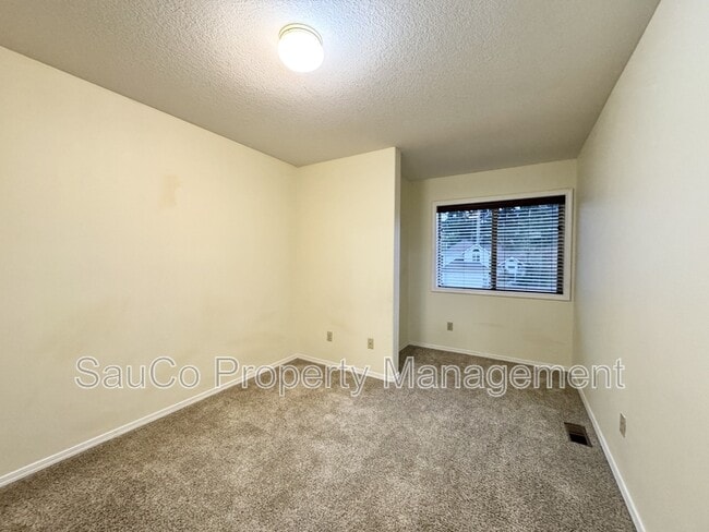 Building Photo - 351 SE 58th Ct