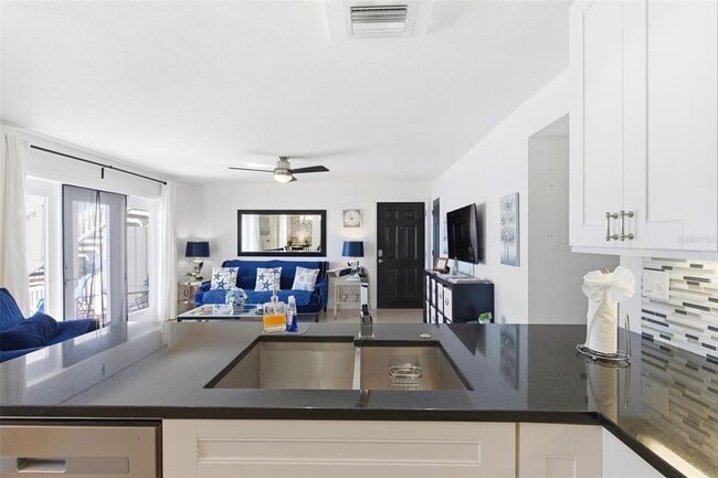 Building Photo - 5280 Coquina Key Dr SE