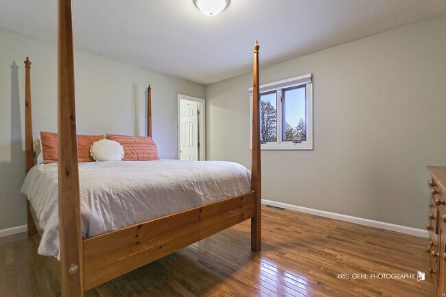 Building Photo - 15417 W Fair Ln