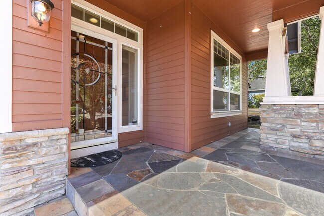 Building Photo - FOR RENT: CORNER LOT, Immaculate, lovely and spacious home - 5 bed, 3 bath + bonus room with 3-ca...