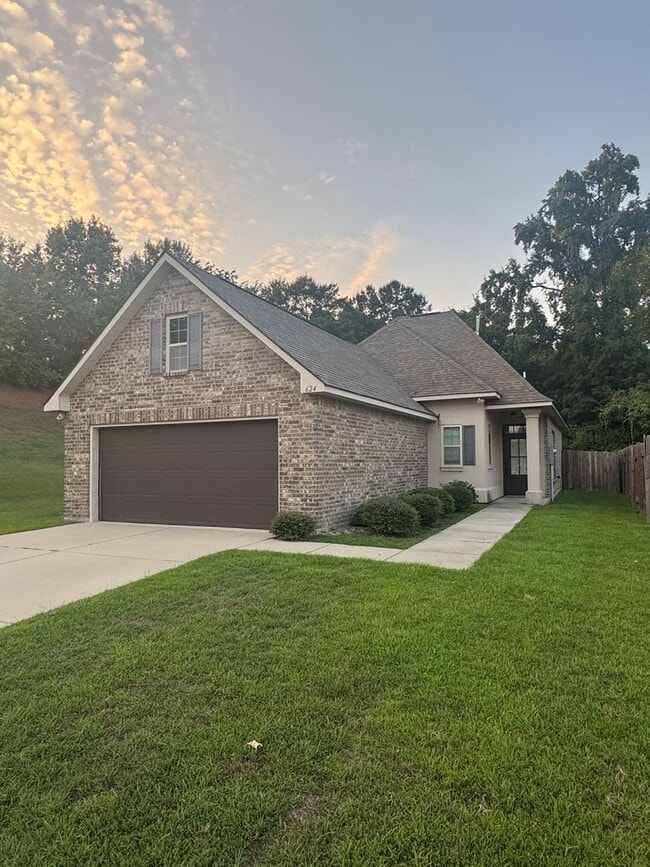 Building Photo - ? Stylish Brick  Rental Home in Riverscape...