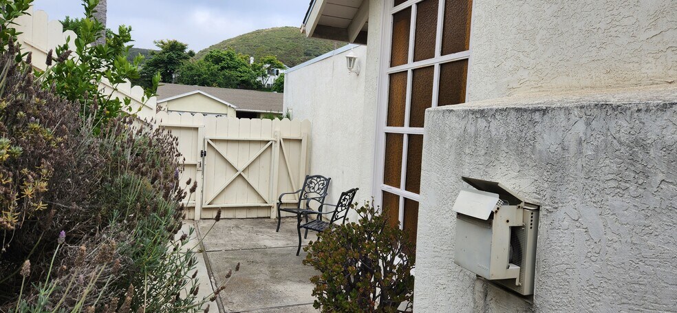 Building Photo - 11215 Almazon St