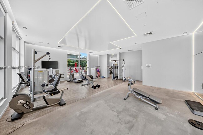Building Photo - 1100 S Miami Ave