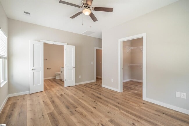 Building Photo - 124 Woodland Dr